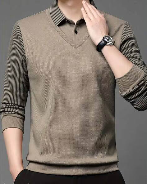 NEONOMAD Men Regular Fit V-Neck T-Shirt