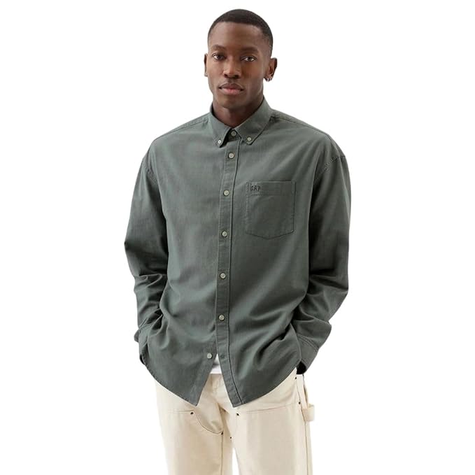 GAP Men's Solid Regular Fit Button Down Shirt